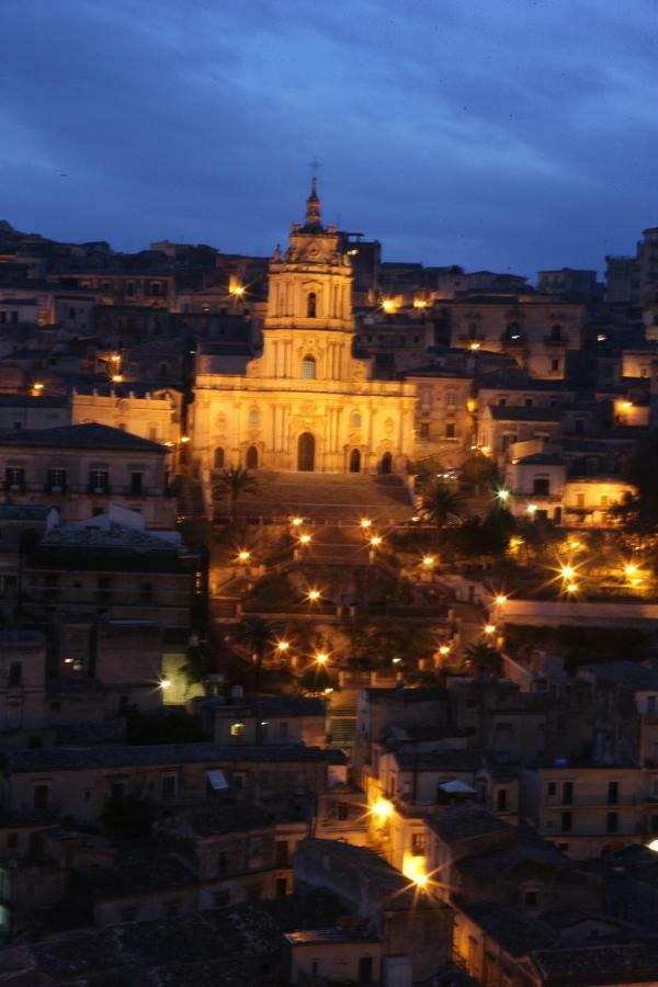 La Casa Di Pina Apartamento Modica Exterior foto